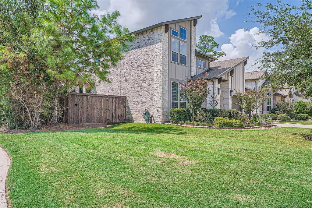 Sitting on a beautiful corner lot that the HOA maintains