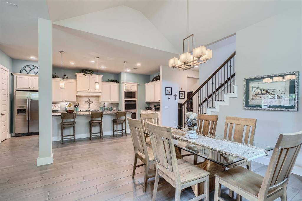 Dining area overlooking the kitchen