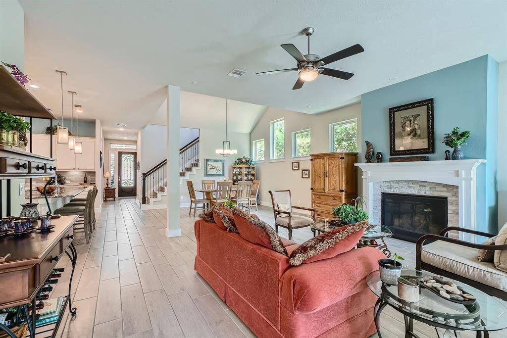 Living/Sitting area for some great conversation around the fireplace