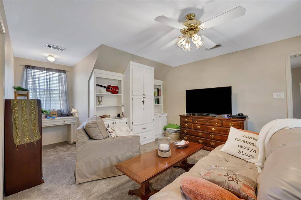 Upstairs flex space