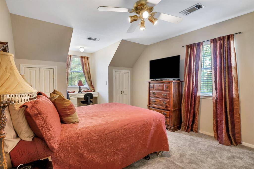 Guest bedroom 2