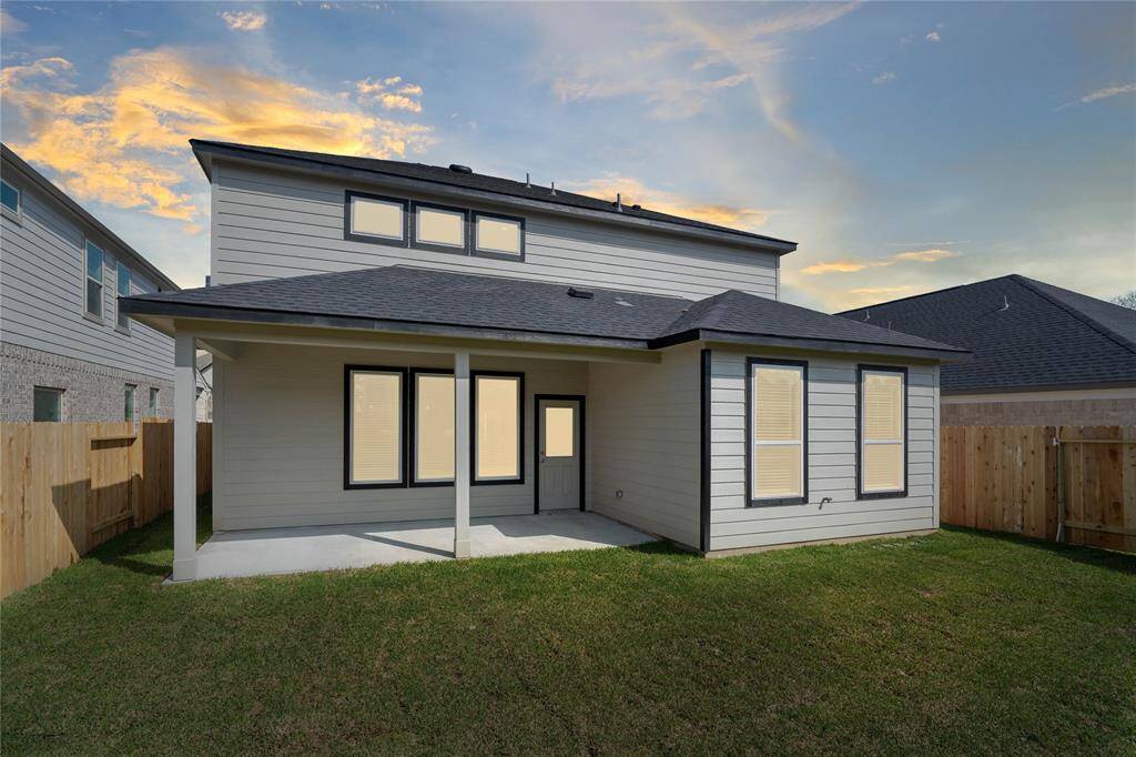 This backyard is enjoyable for everyone! From pets playing, kids jumping on the trampoline, or even having a garden, this amazing backyard provides space for endless activities for the whole family!