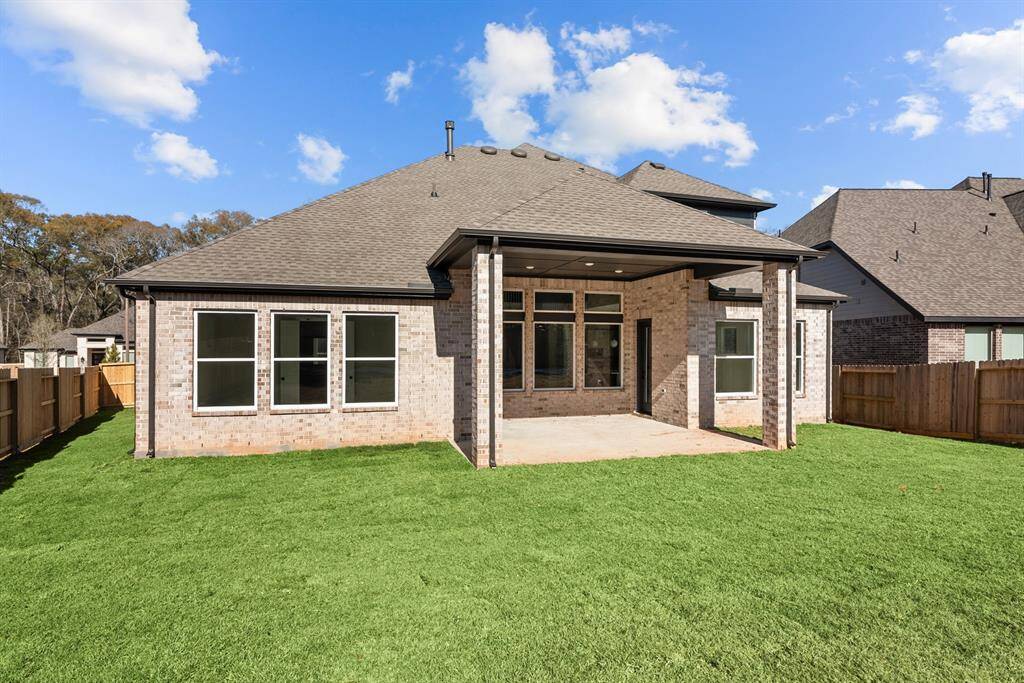 Welcome to The Hillmont by David Weekley Homes. Move-In-Ready Now!