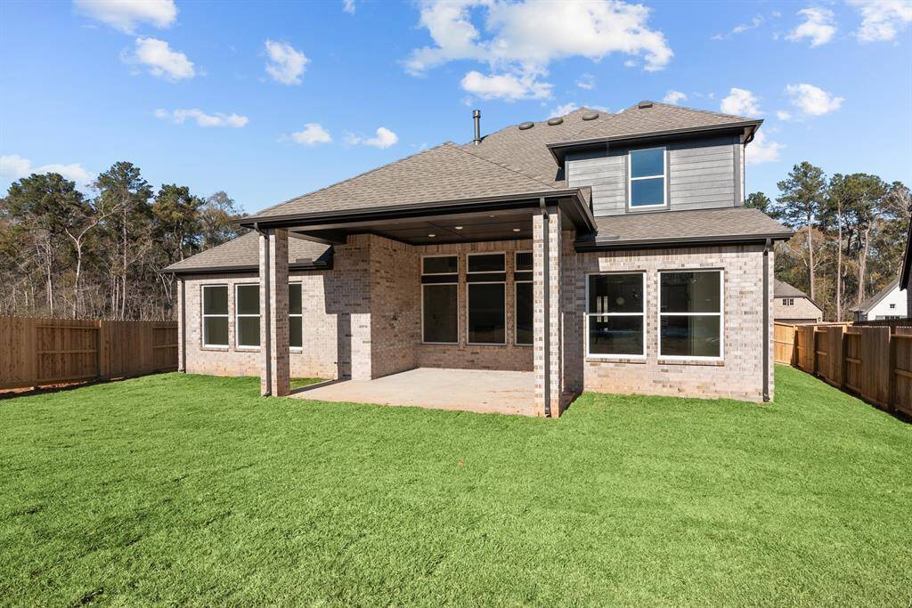 Welcome to The Hillmont by David Weekley Homes. Move-In-Ready Now!