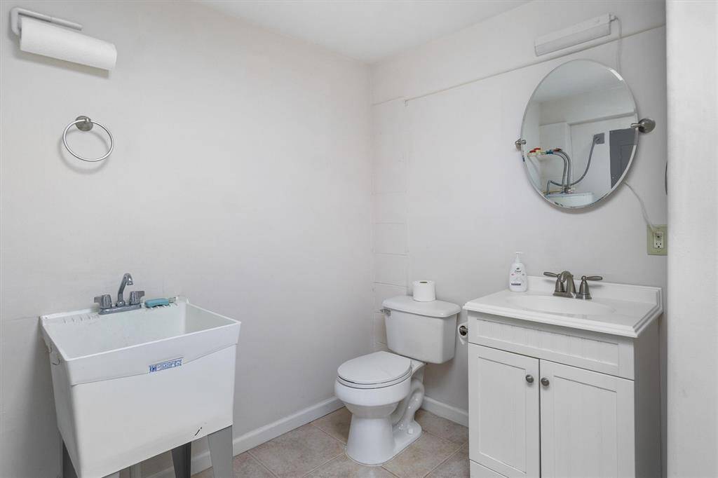 Full bathroom downstairs