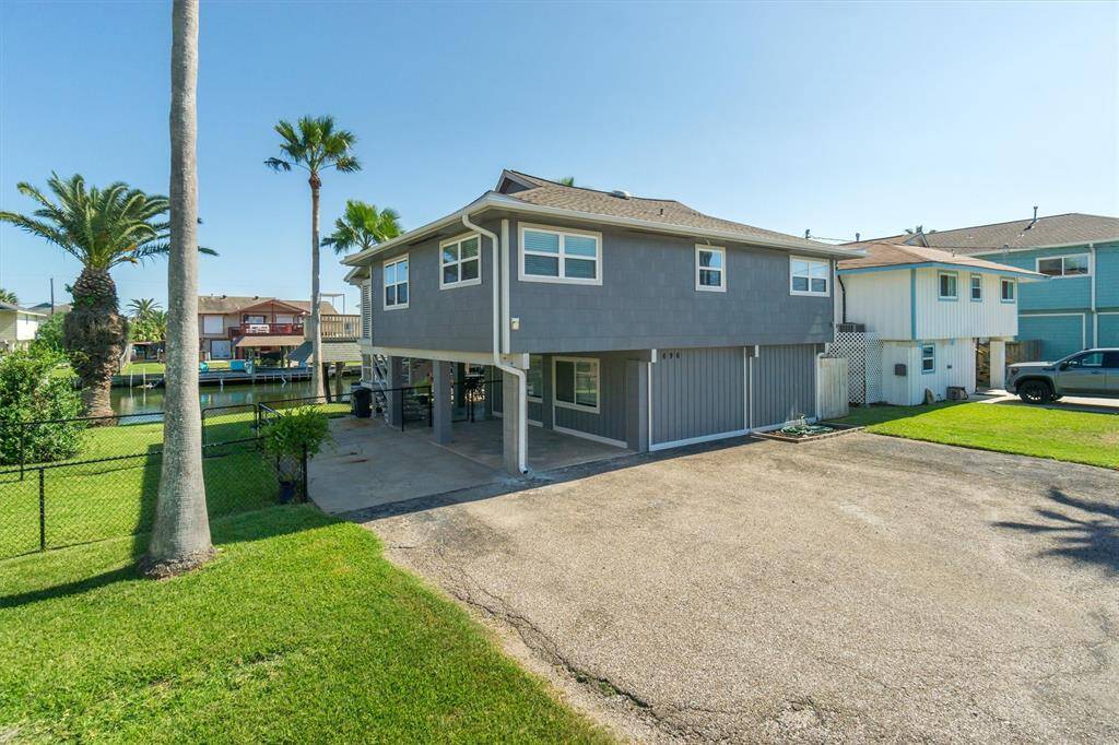 Lots of parking at this property and the extra half lot is a bonus