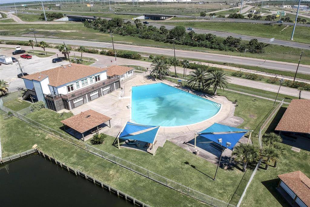 Community pool and rec center