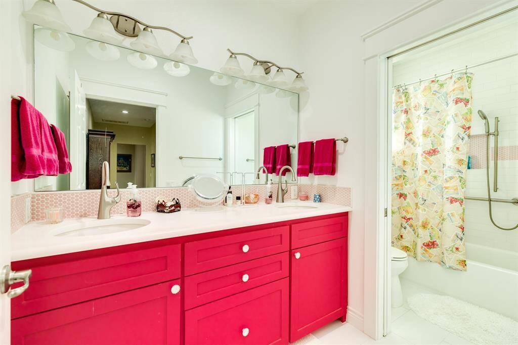 Full guest bath upstairs with tub/shower combo.