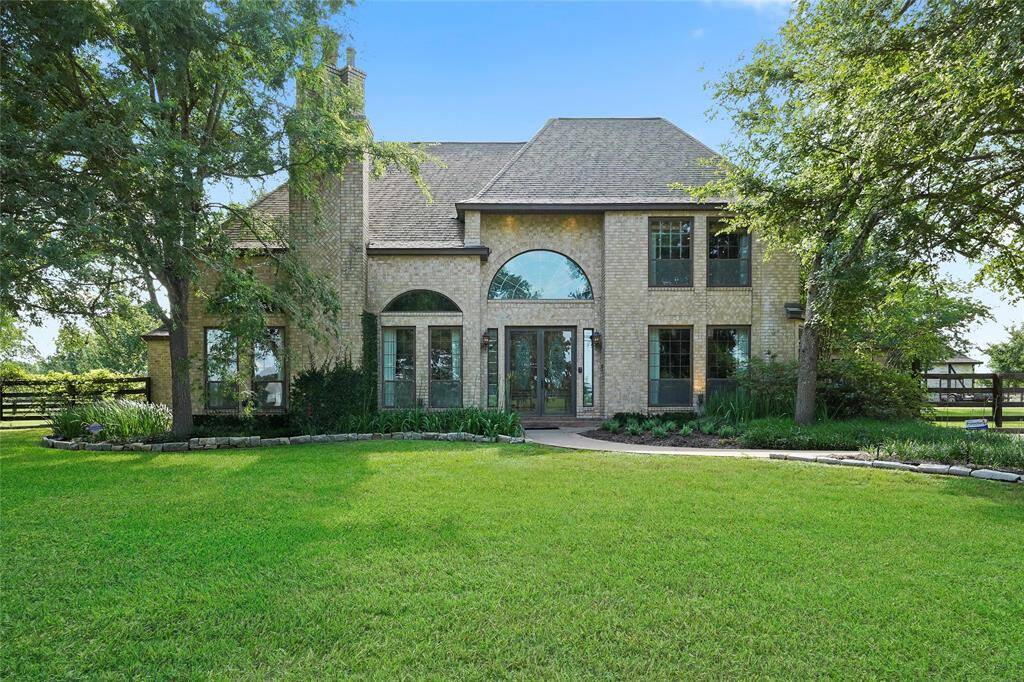 Gorgeous 5254 sqft estate home!