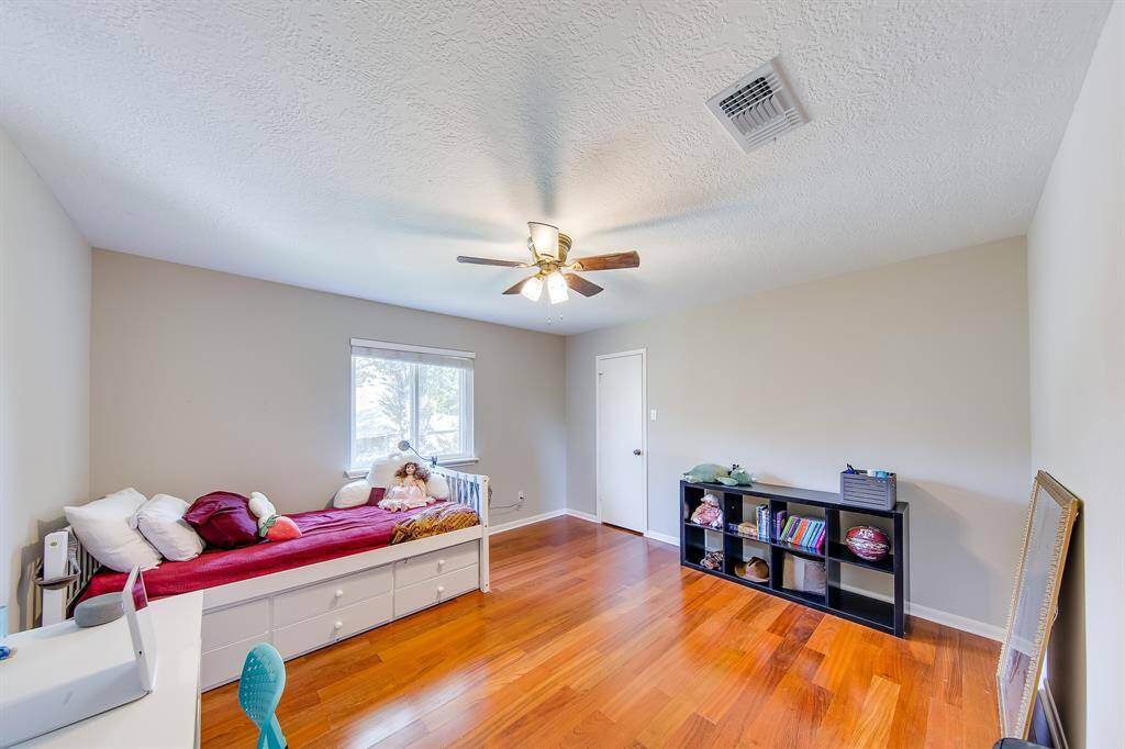 Upstairs secondary room