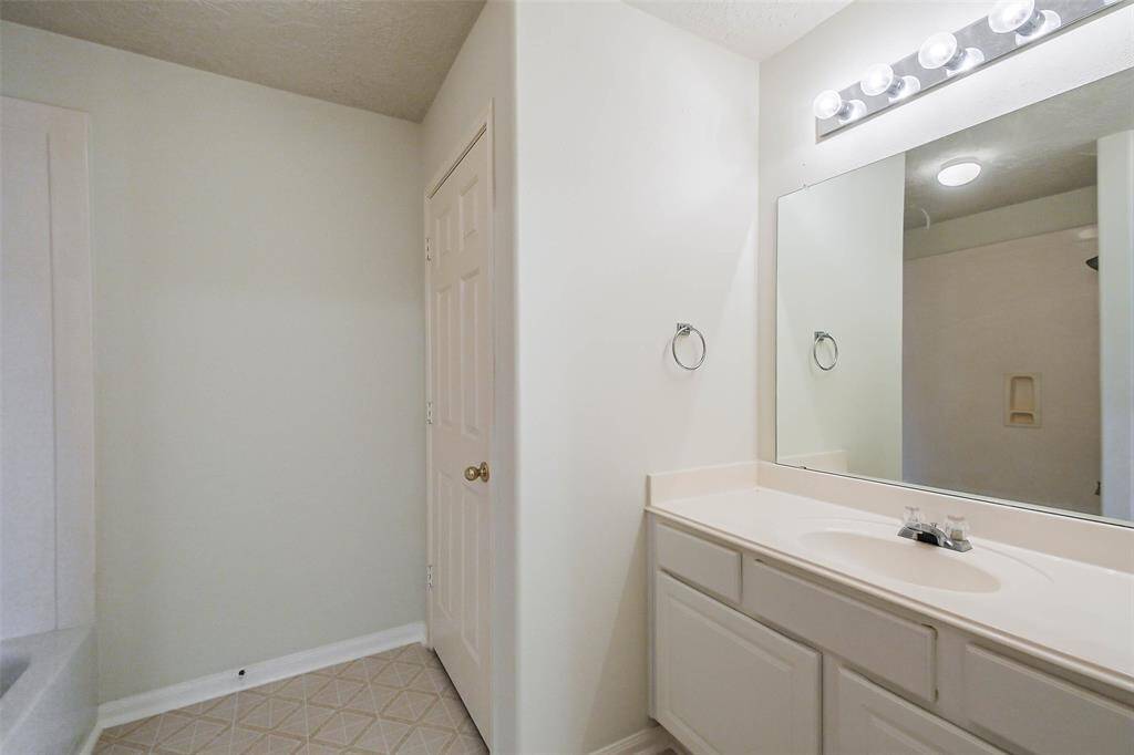 Bedroom 2 full bath