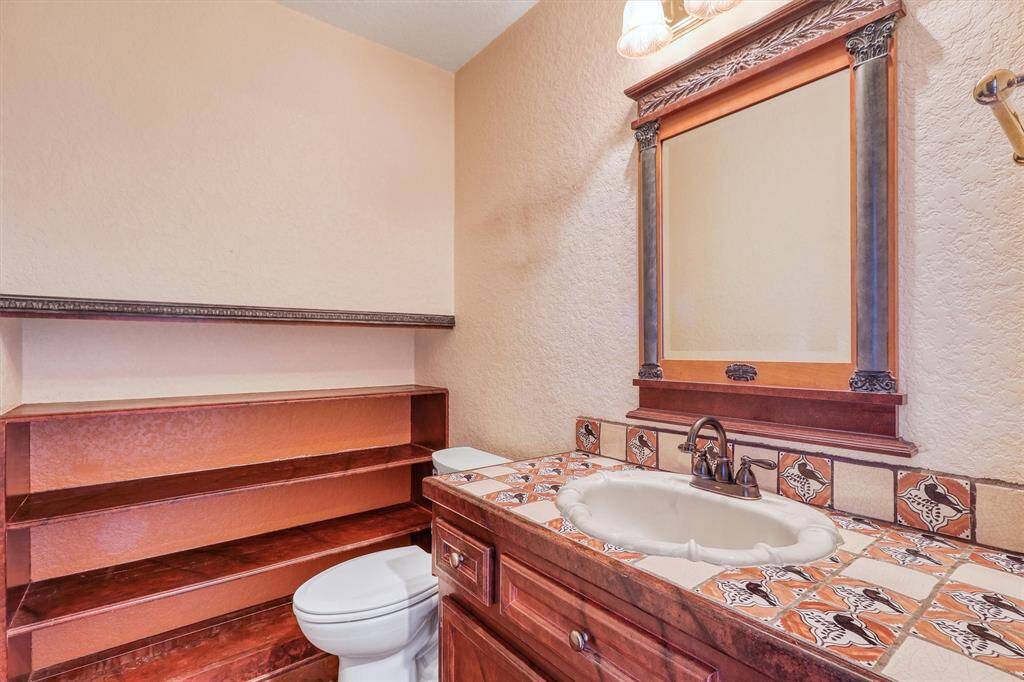 Guest Half Bathroom