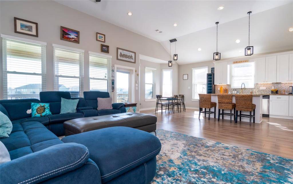 Living /open to Kitchen