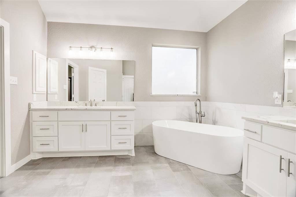 DUAL VANITIES OFFER  PERSONAL SPACE.