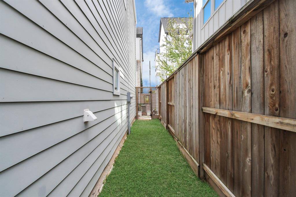 Side yard. Small, but good enough for pets :)