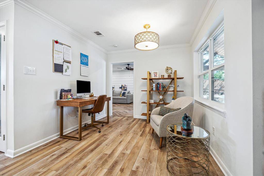 Breakfast room / family home office