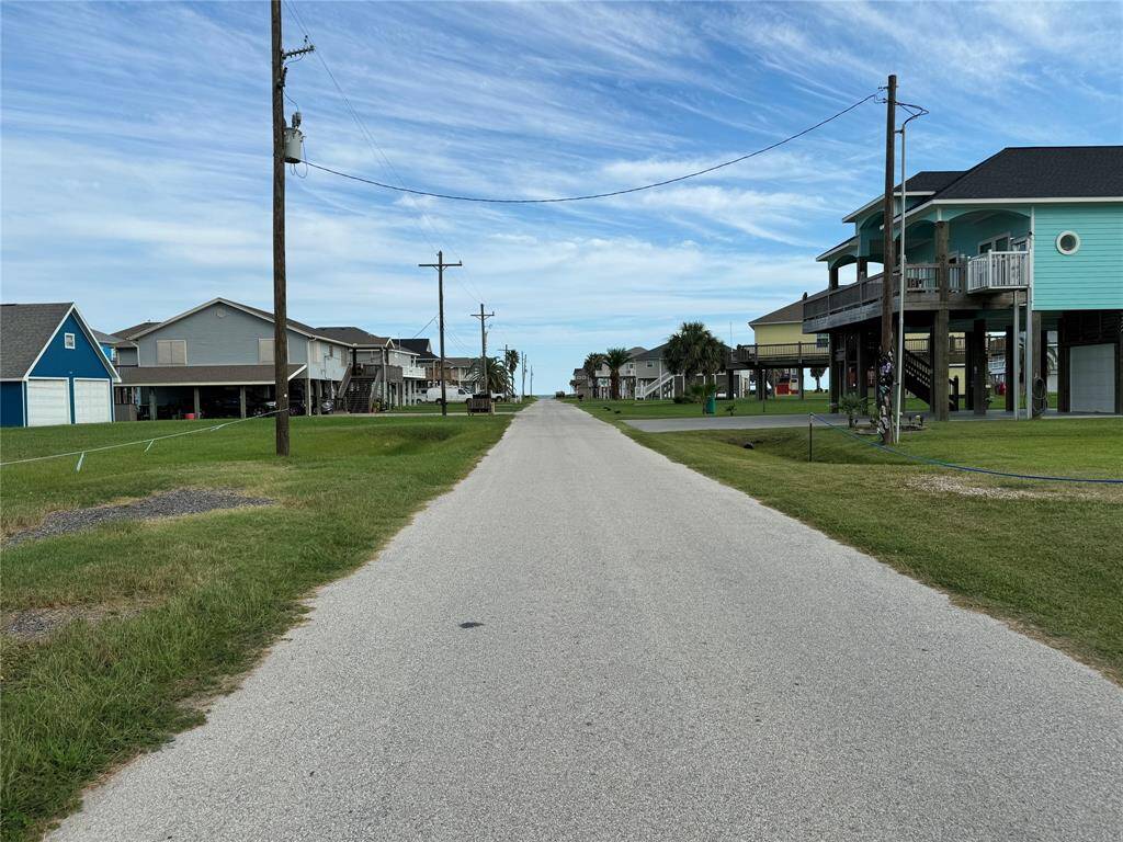 Steps away from tranquil beach and the serene Gulf of Mexico.