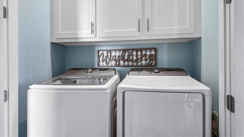 Washer/dryer area off the main hallway. Washer and dryer are NOT INCLUDED IN THE SALE.
