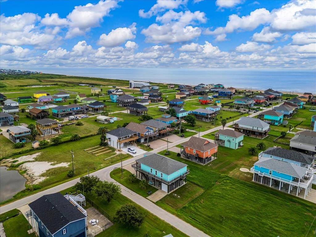 Neighborhood view showcasing the corner lot.