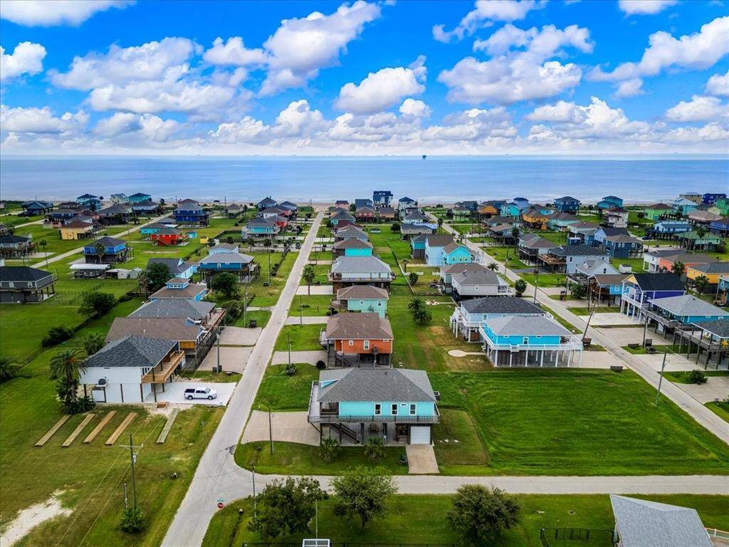 Neighborhood view showcasing the corner lot.