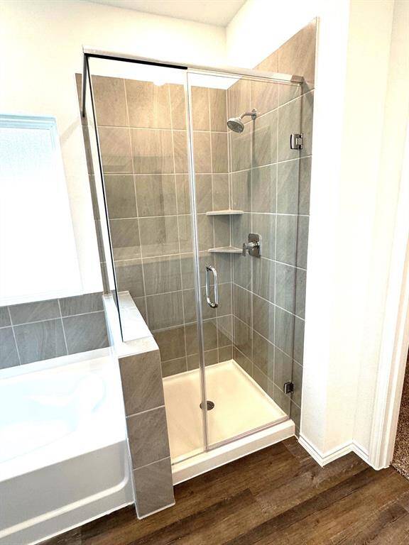 Separate Tub & Shower!
