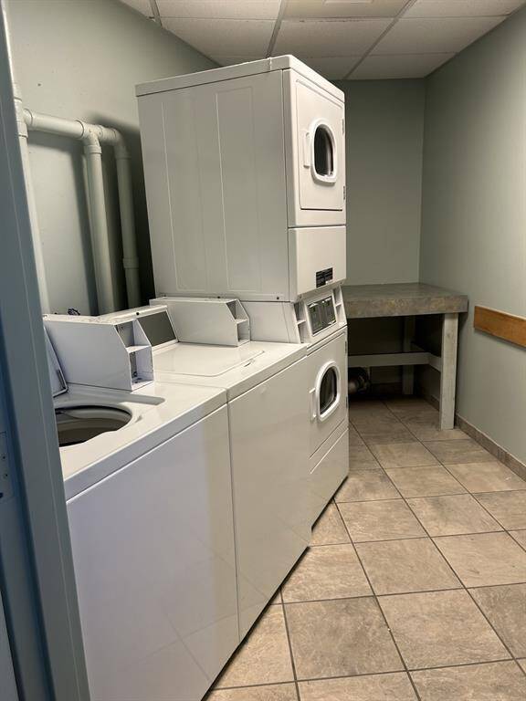 3rd floor common laundry is just down the hall.