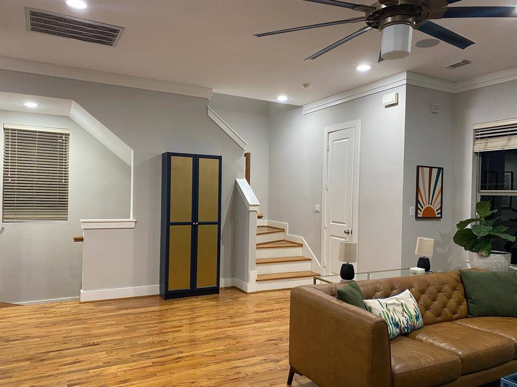 Another view of living area.