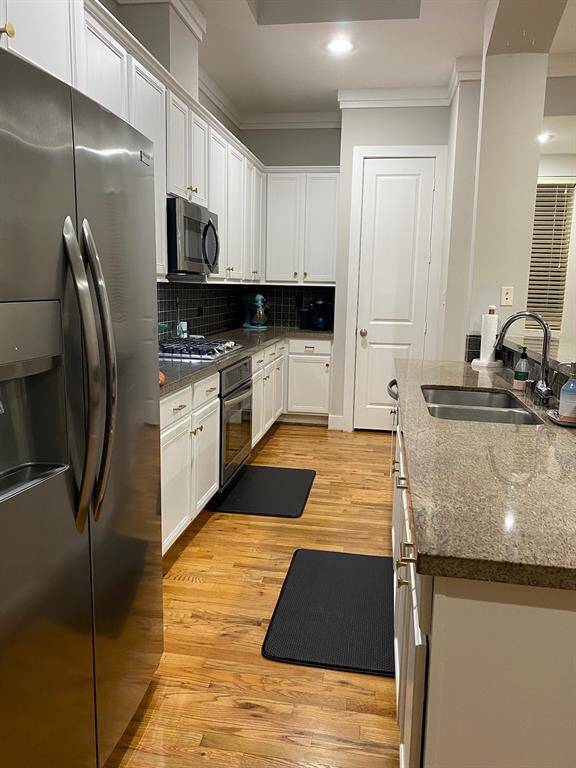 Another view of kitchen.