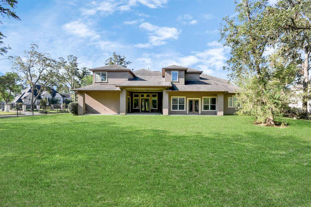 Situated on a sprawling acre+ corner lot in a peaceful cul-de-sac, this property offers endless possibilities for outdoor living, gardening, and enjoying serene surroundings.