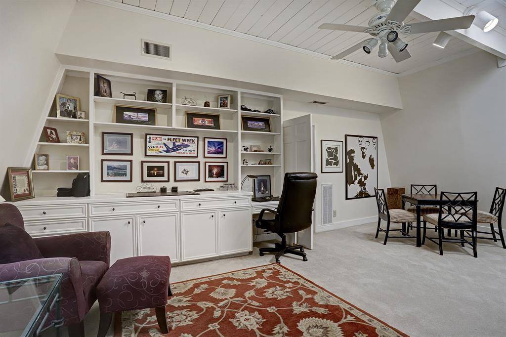 Enjoy your spacious second living area.