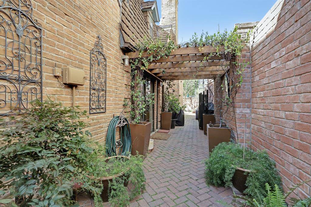So Much Patio Space. Pergola and fresh jasmine.