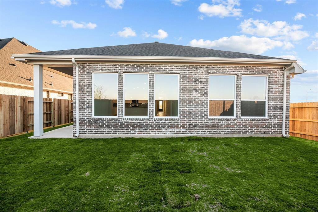 Welcome to The Woodworth by David Weekley Homes. Move-In-Ready Now!