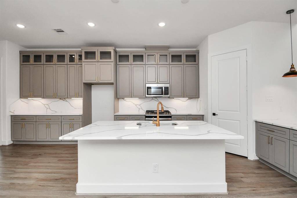 Builder Representation Photo.