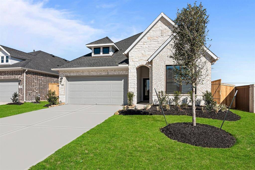 Welcome to The Gardenia by David Weekley Homes. Move-In-Ready Now!