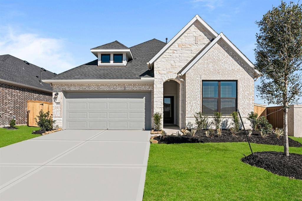 Welcome to The Gardenia by David Weekley Homes. Move-In-Ready Now!