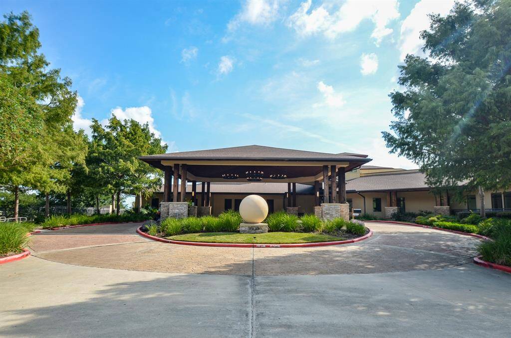 Ownership in April Sound gives you membership to April Sound Country Club (Social).