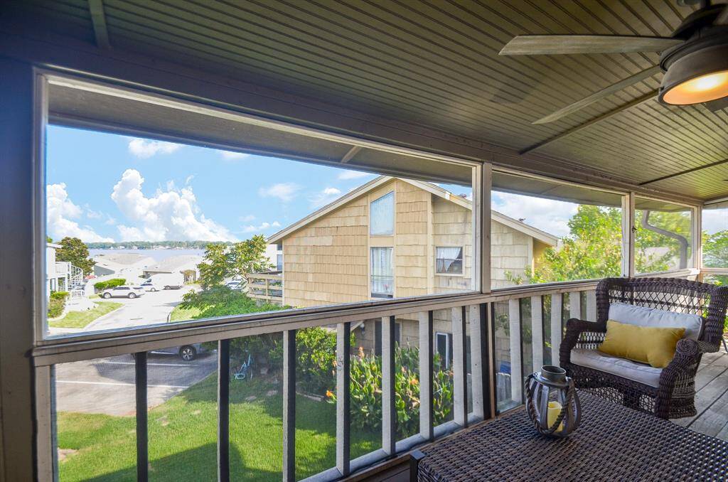 You can see the Lake from the balcony!