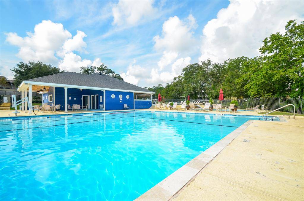 Club house pool