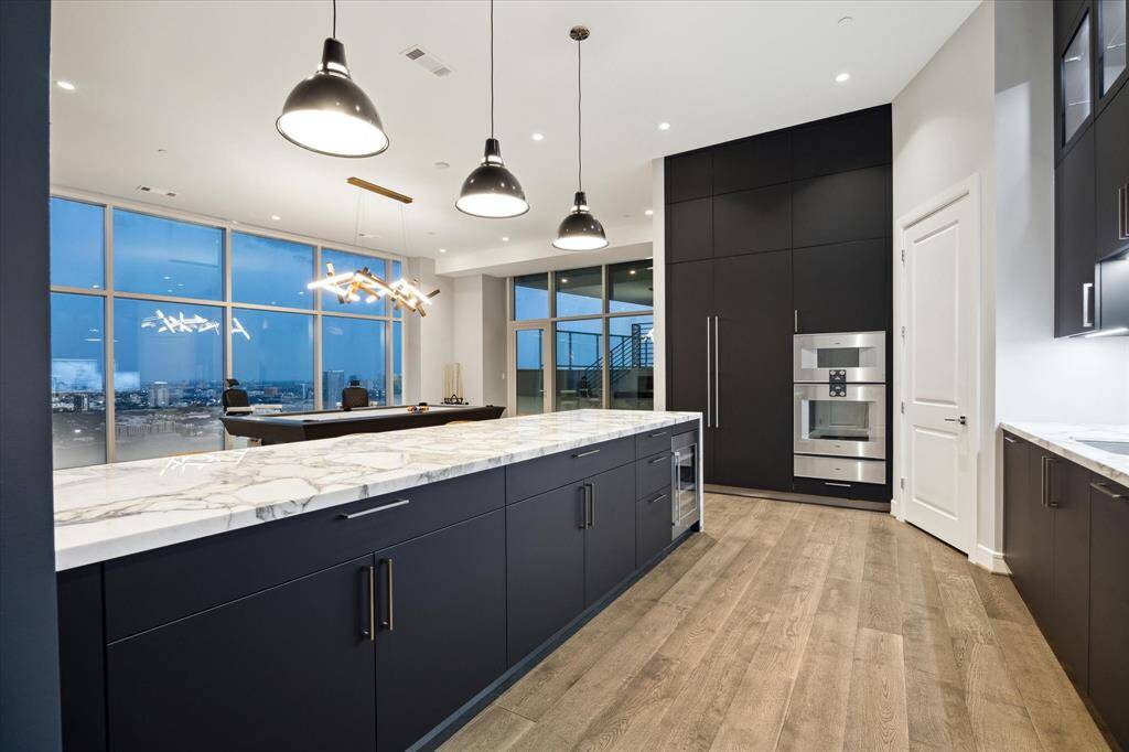 Gourmet kitchen with expansive scenic vistas.