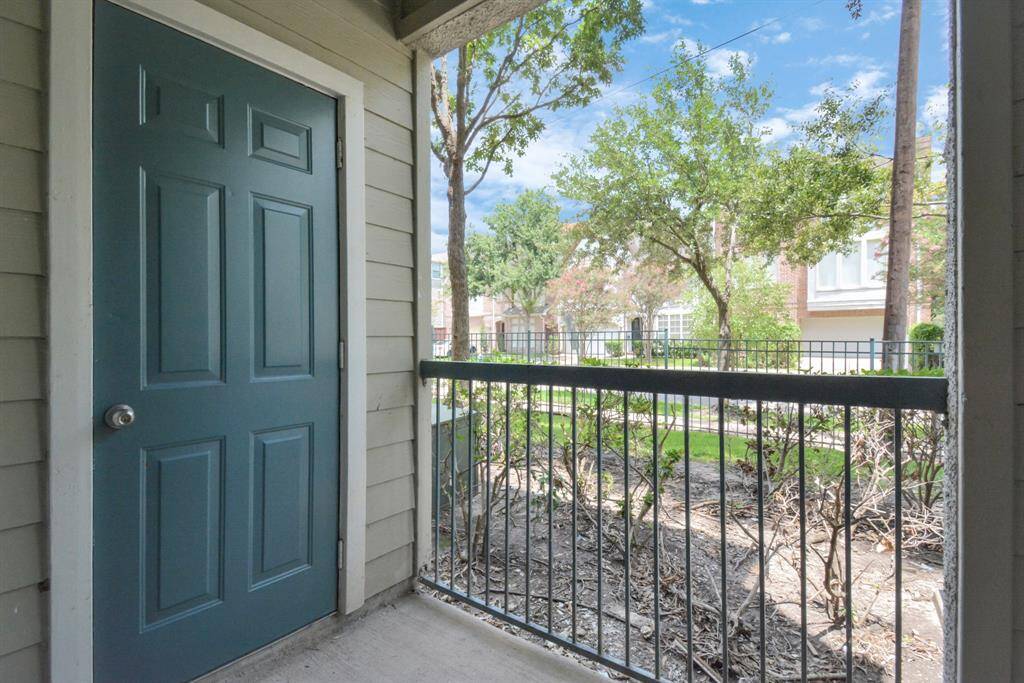 Photos displayed may be of similar apartments or floor plans featuring the same finishes.