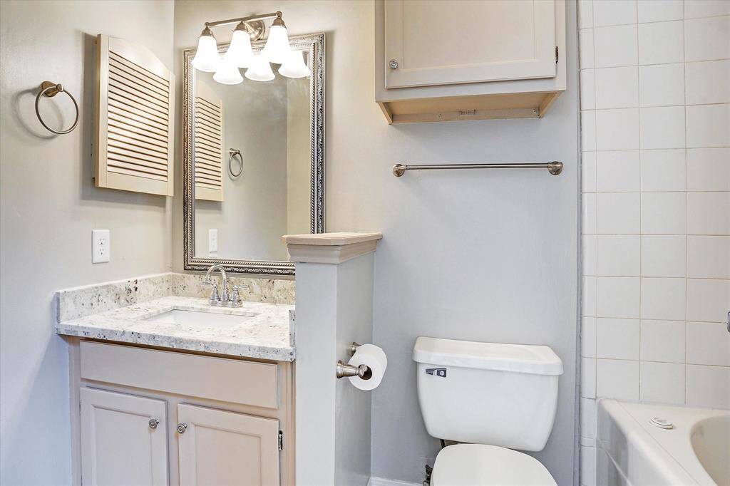 Fully remodeled secondary bath