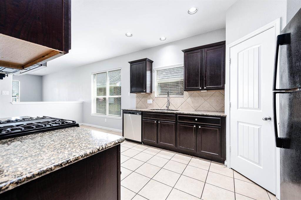 Entry into the kitchen.