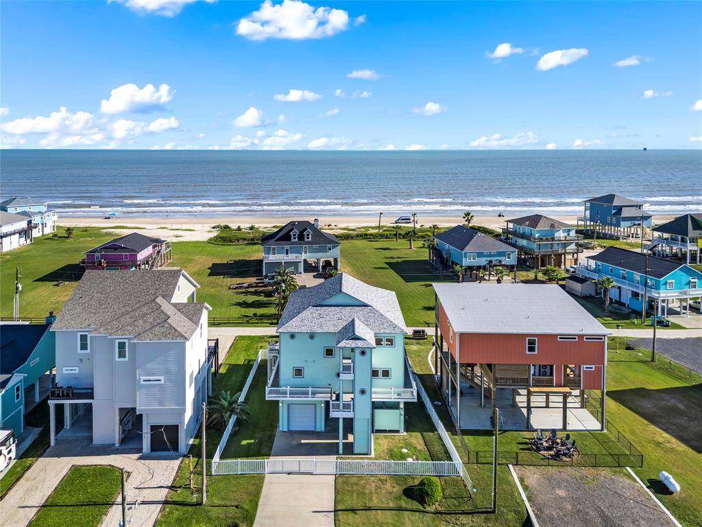 Coastal neighborhood offering ocean views and easy beach access!