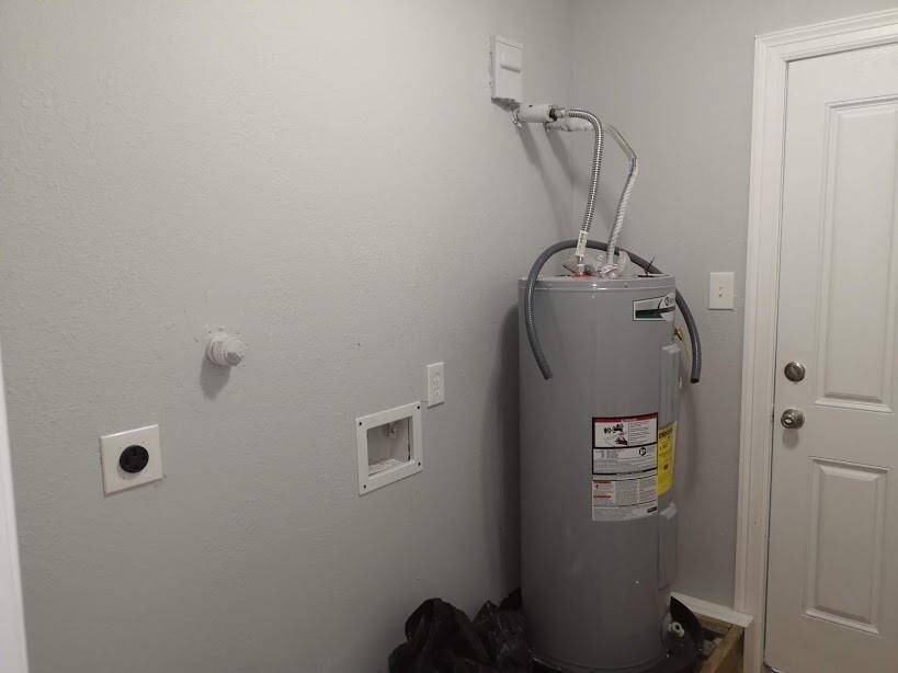 Utility room with W/D connections