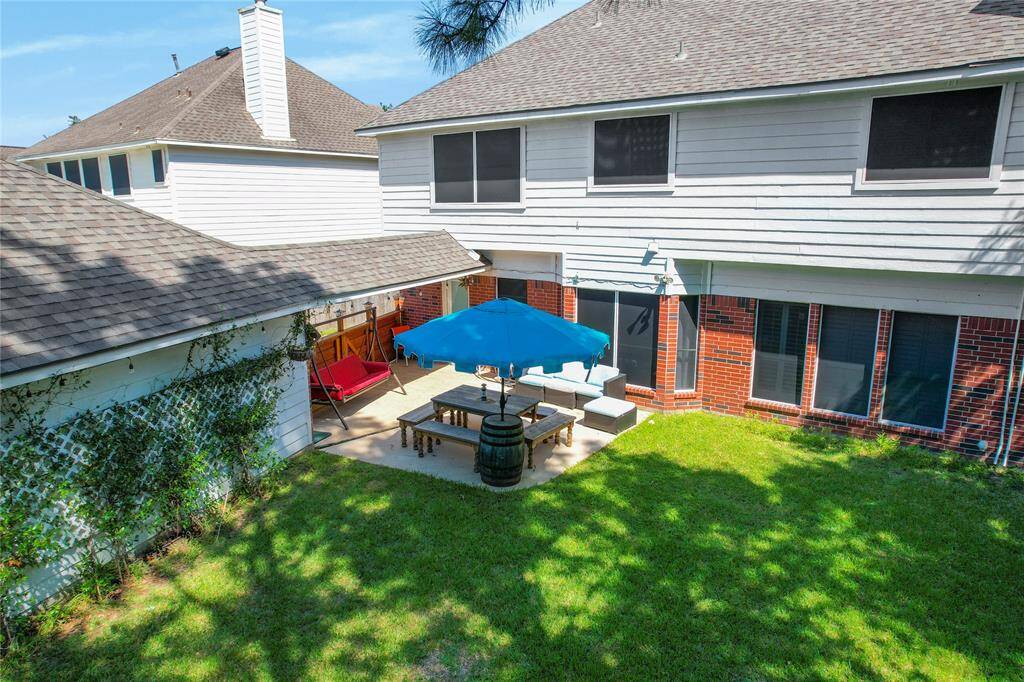 Perfect backyard for  barbecue.
