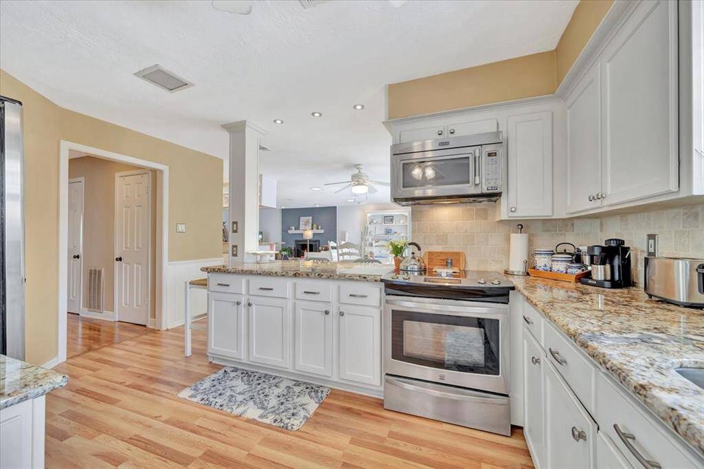 Another view of the kitchen.
