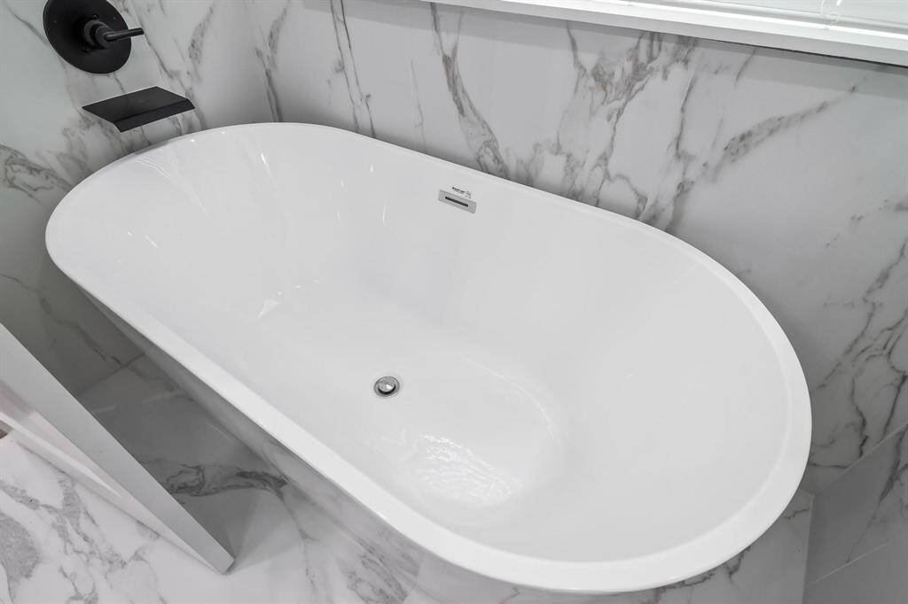 Primary Bathroom tub