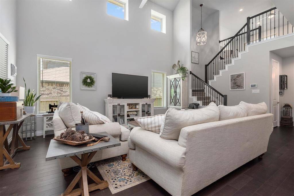 Large family room is great for entertaining!