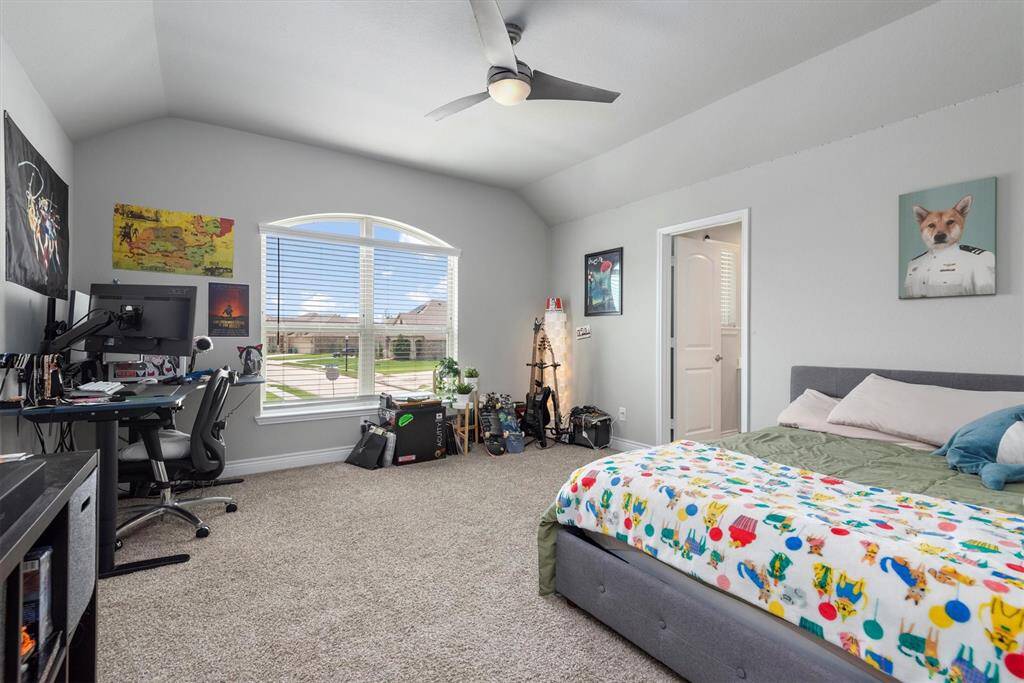 Secondary bedroom 1 Suite with large walk in closet and bathroom. This is a perfect guest bedroom.