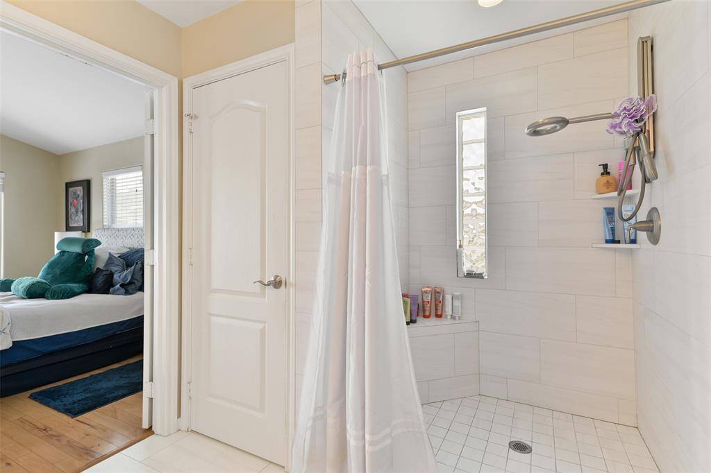 Primary Shower you won't want to get out of.